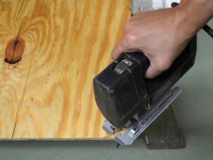 patent-vinyl-headboard-step2-cut-the-plywood