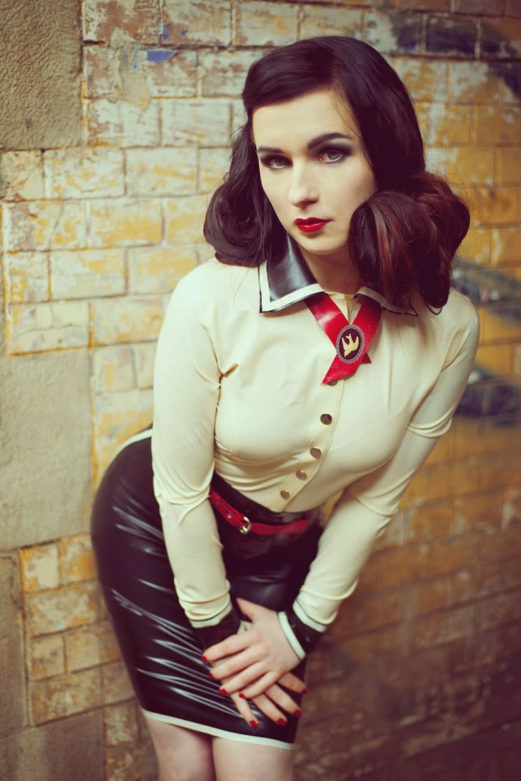 Elizabeth from Bioshock latex cosplay