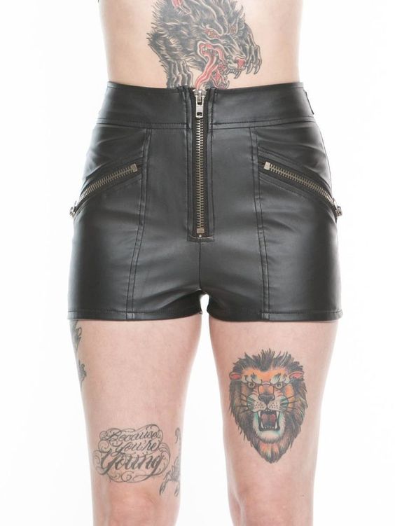 High-waisted shorts with zippers