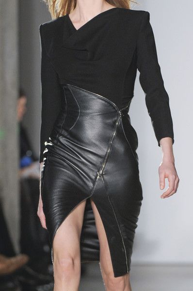 Asymetrical zipper skirt with curved waist