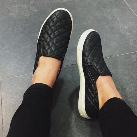 Black quilted sneakers