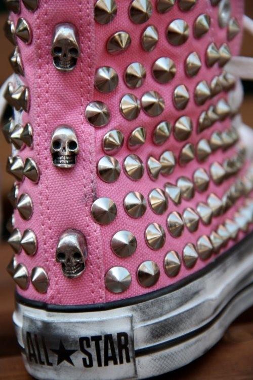 Short cone spikes on converse