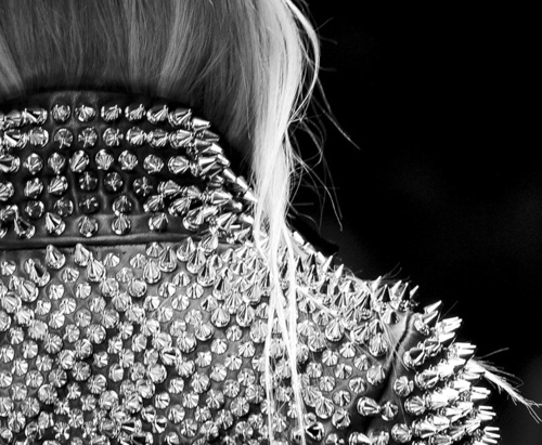 Silver spiked back