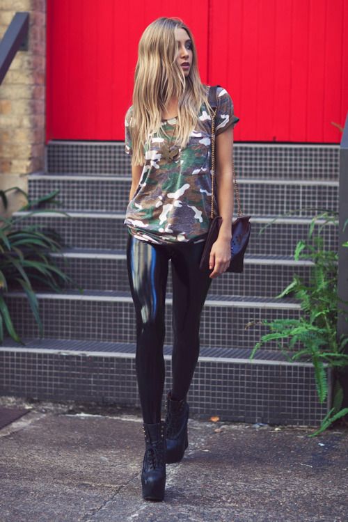 Street style latex leggings with camoflage
