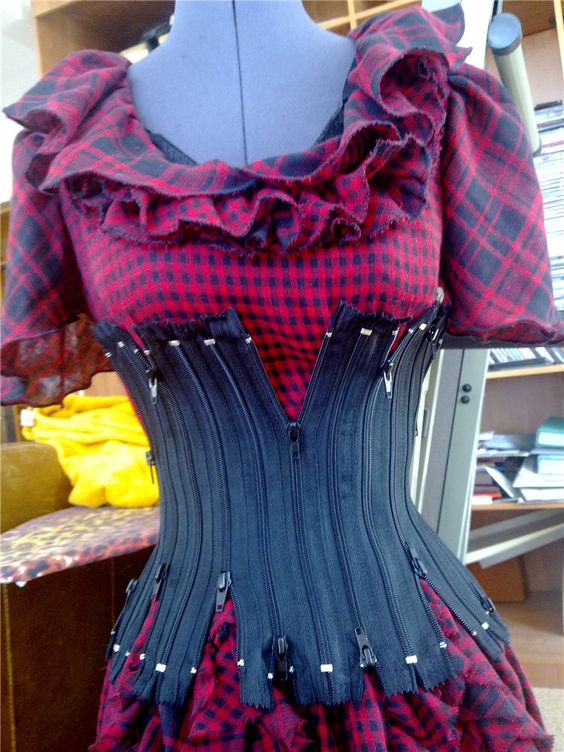 Black zipper corset