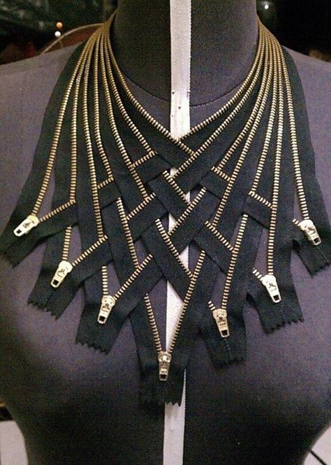Zipper necklace
