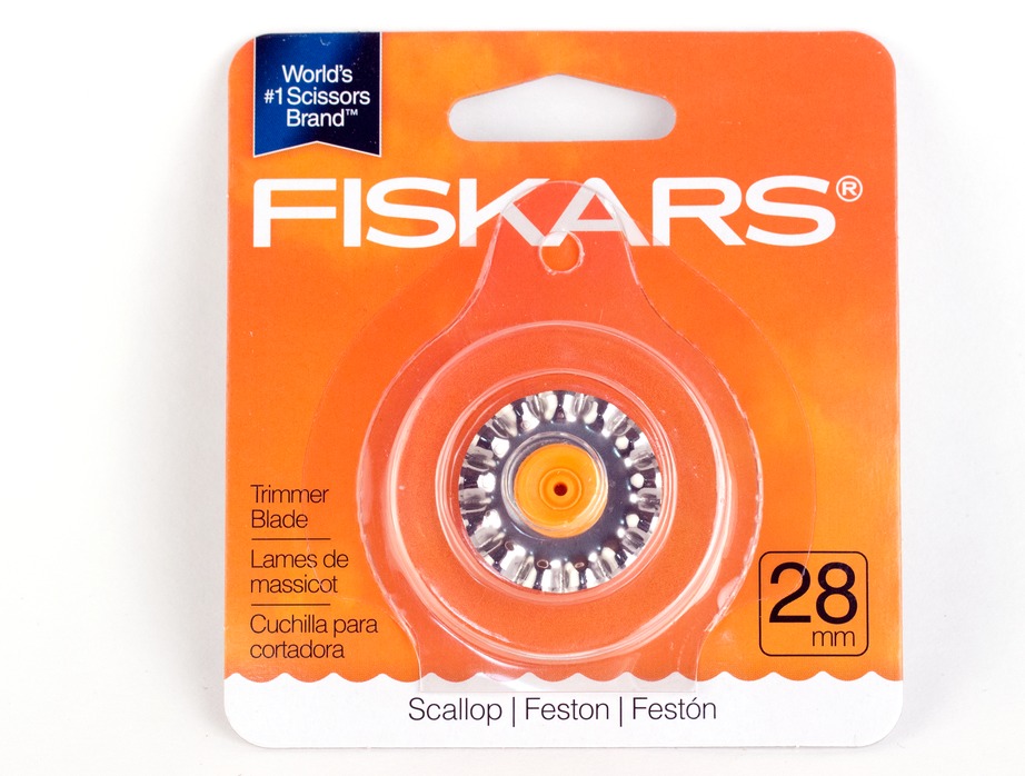 Fiskars 28mm Replacement Rotary Scallop Blade 199140-1001 Style F Renewed 