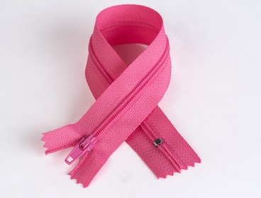 Hot pink 7 inch nylon teeth zipper.
