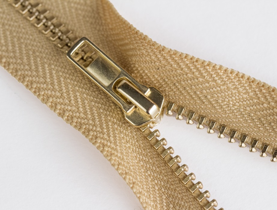 Garganta Sucio Arroyo MJTrends: 7 inch gold brass zipper