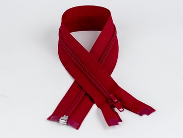 22 inch dark red burgundy separating zipper.