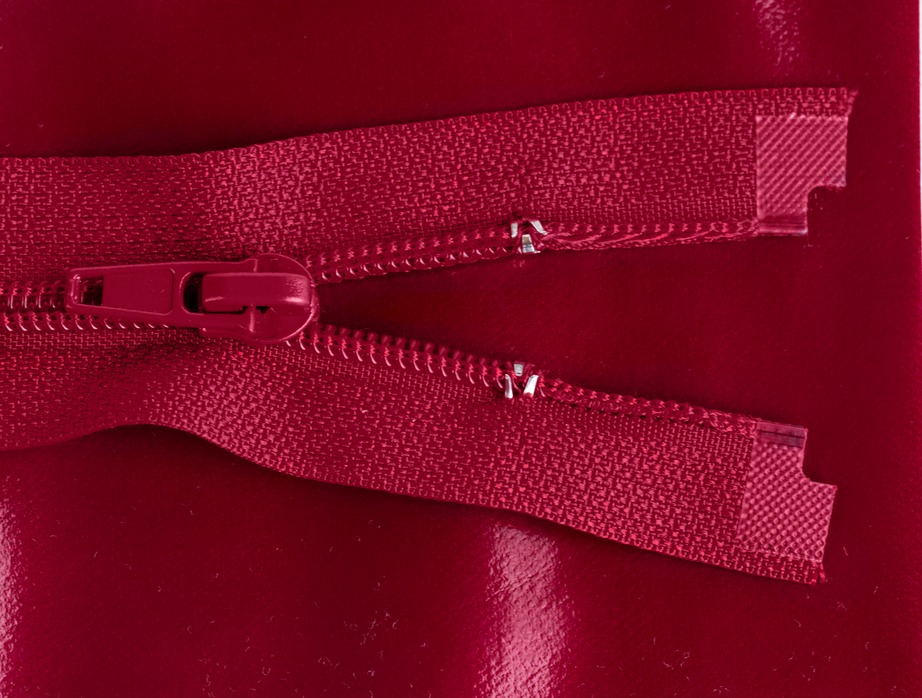 MJTrends: 24 inch wine red zipper